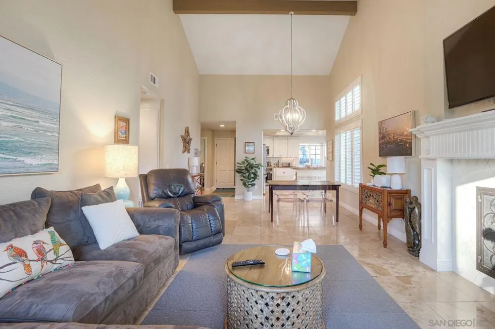 2037 Countrywood Way Encinitas, CA 92024
