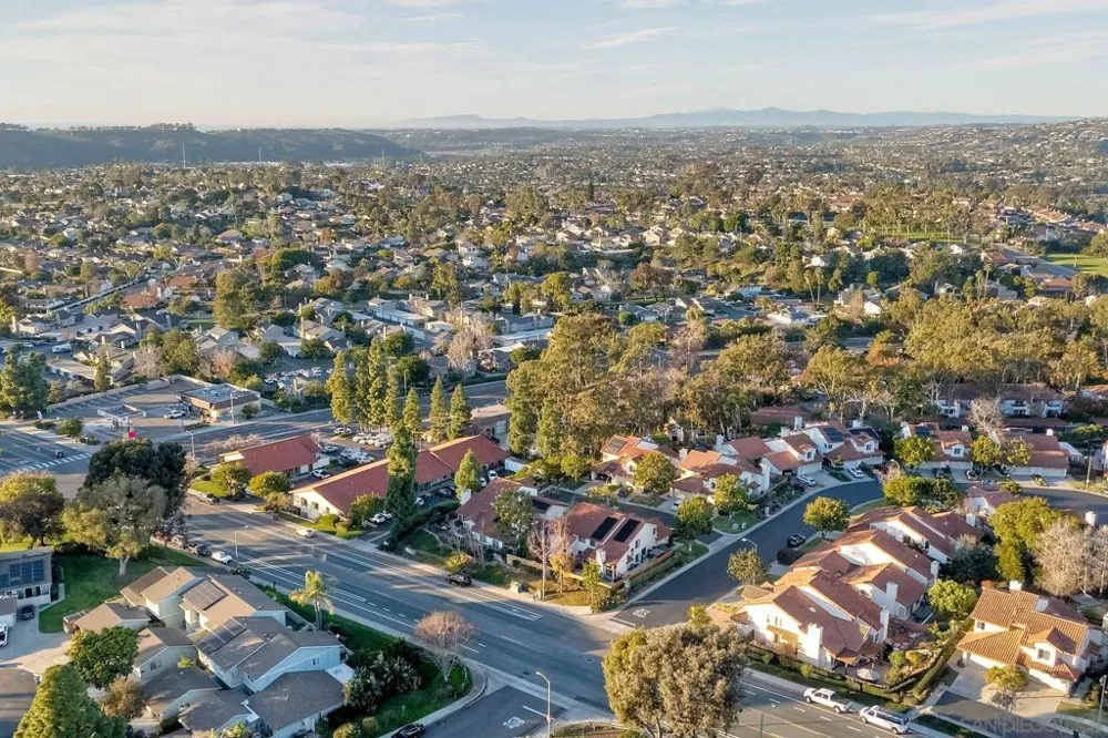 2037 Countrywood Way Encinitas, CA 92024