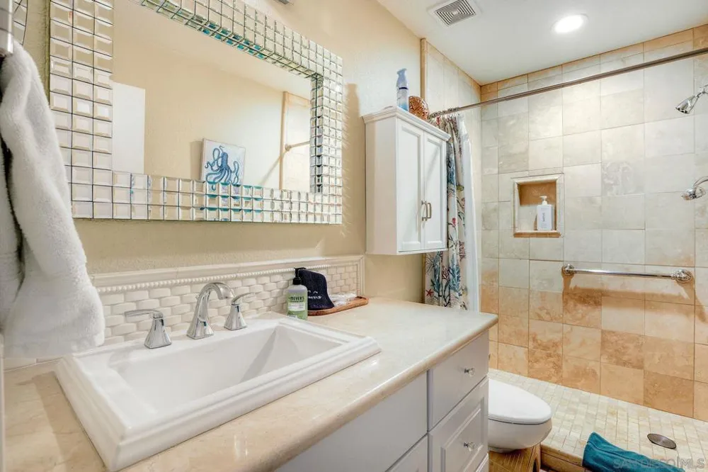 2037 Countrywood Way Encinitas, CA 92024