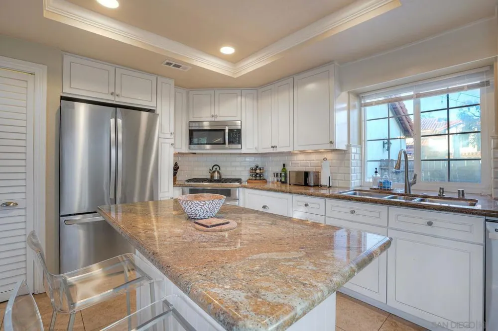 2037 Countrywood Way Encinitas, CA 92024