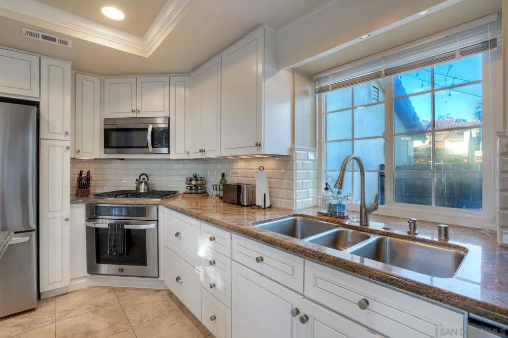 2037 Countrywood Way Encinitas, CA 92024