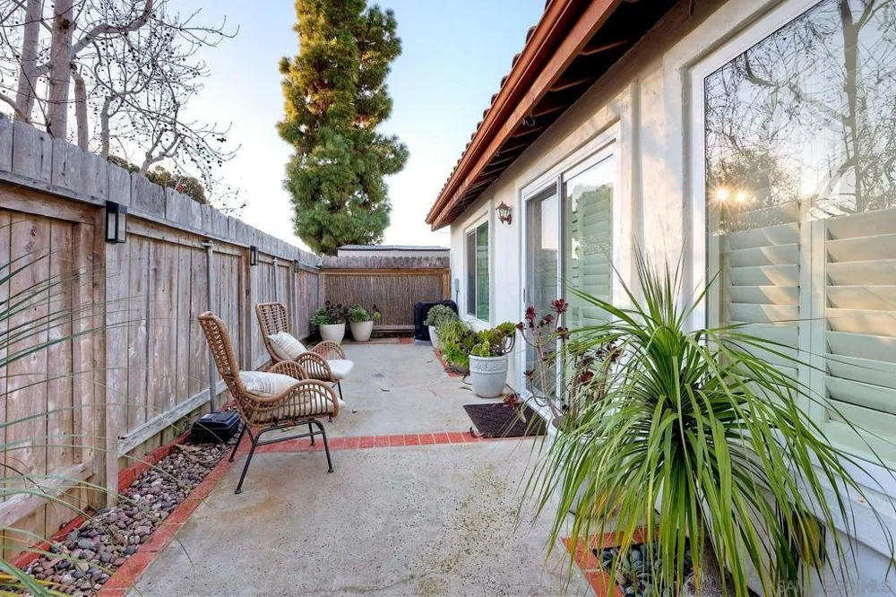 2037 Countrywood Way Encinitas, CA 92024
