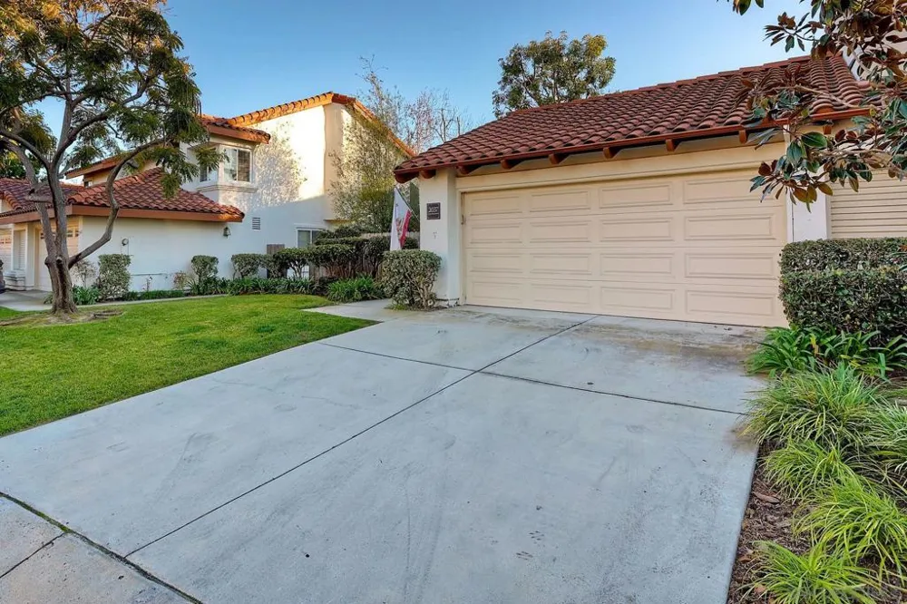 2037 Countrywood Way Encinitas, CA 92024