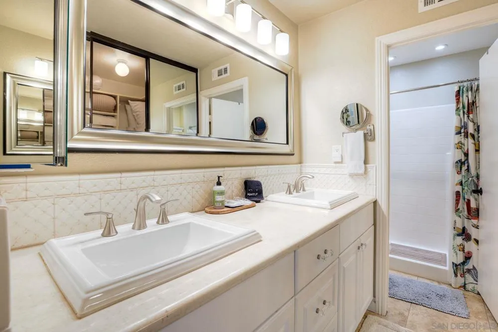 2037 Countrywood Way Encinitas, CA 92024