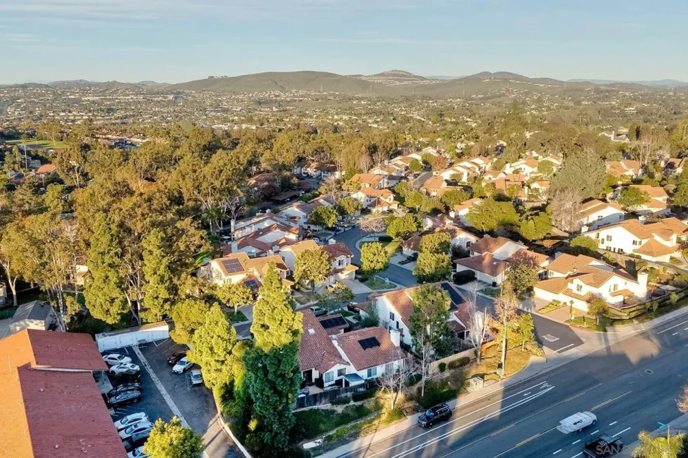 2037 Countrywood Way Encinitas, CA 92024