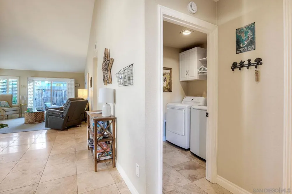 2037 Countrywood Way Encinitas, CA 92024