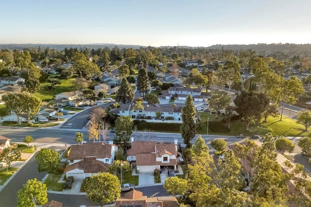 2037 Countrywood Way Encinitas, CA 92024