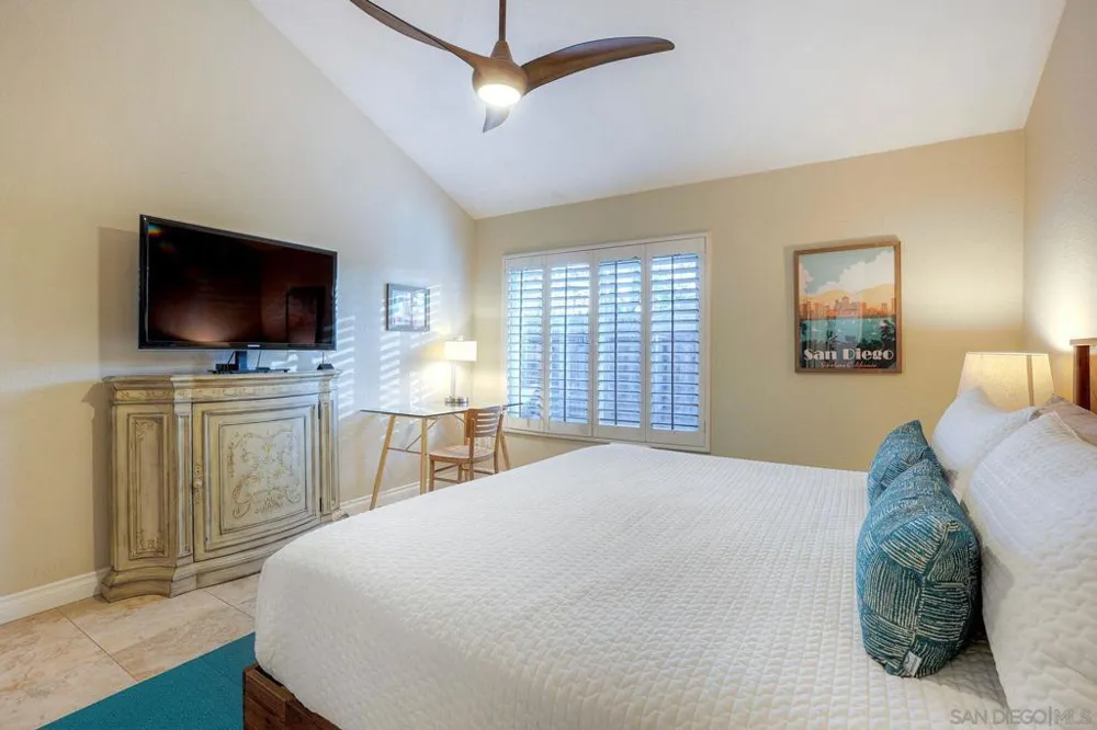2037 Countrywood Way Encinitas, CA 92024