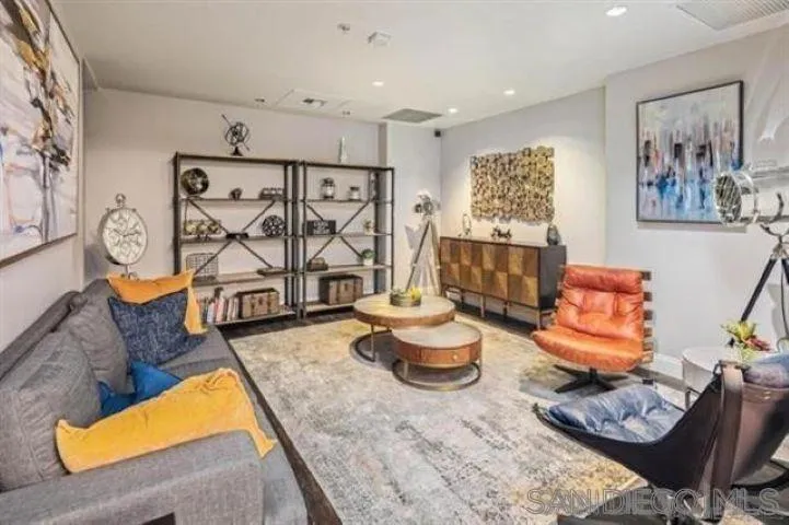 1150 J St #418 San Diego, CA 92101