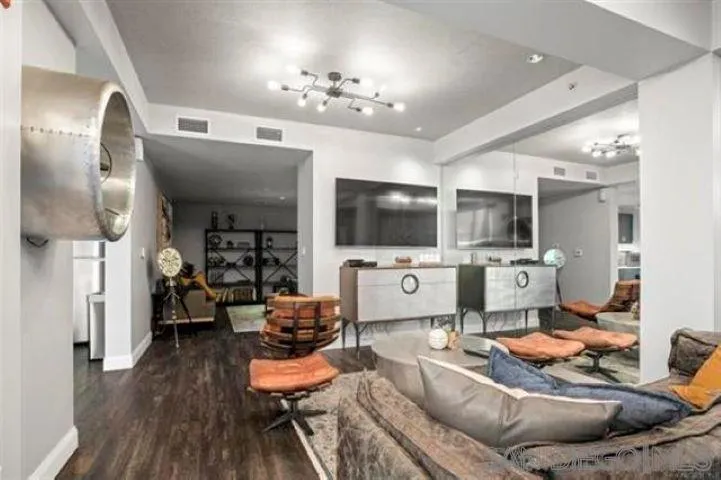 1150 J St #418 San Diego, CA 92101