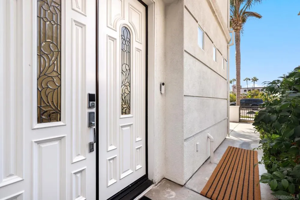 206 2Nd Huntington Beach, CA 92648