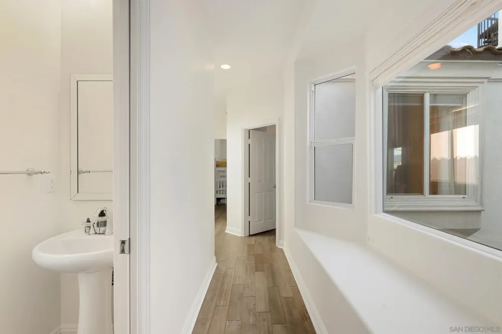 206 2Nd Huntington Beach, CA 92648