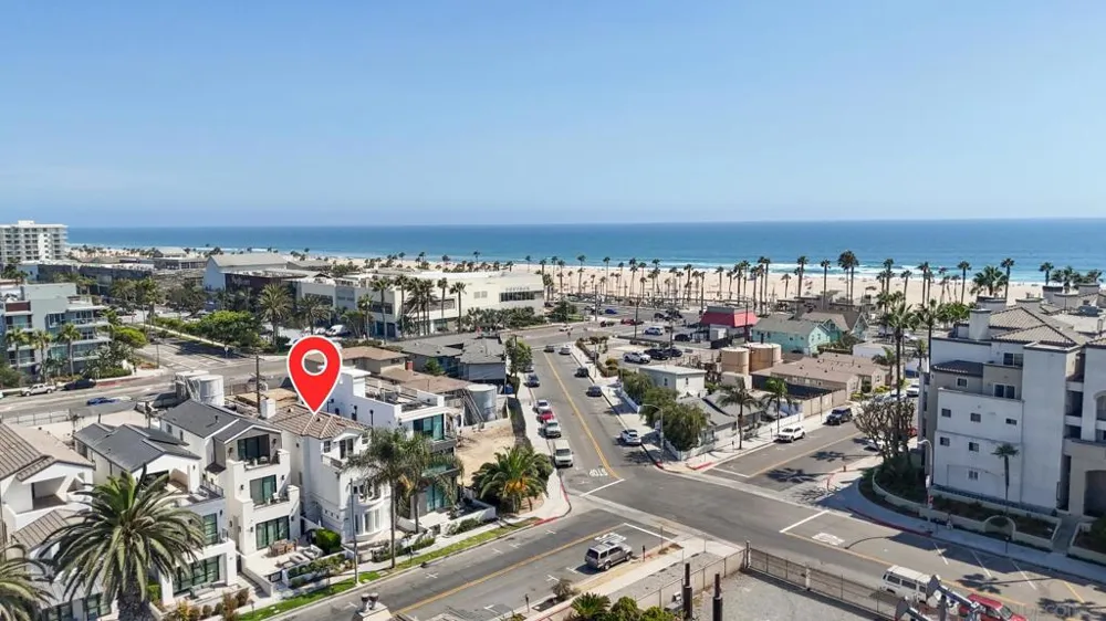 206 2Nd Huntington Beach, CA 92648
