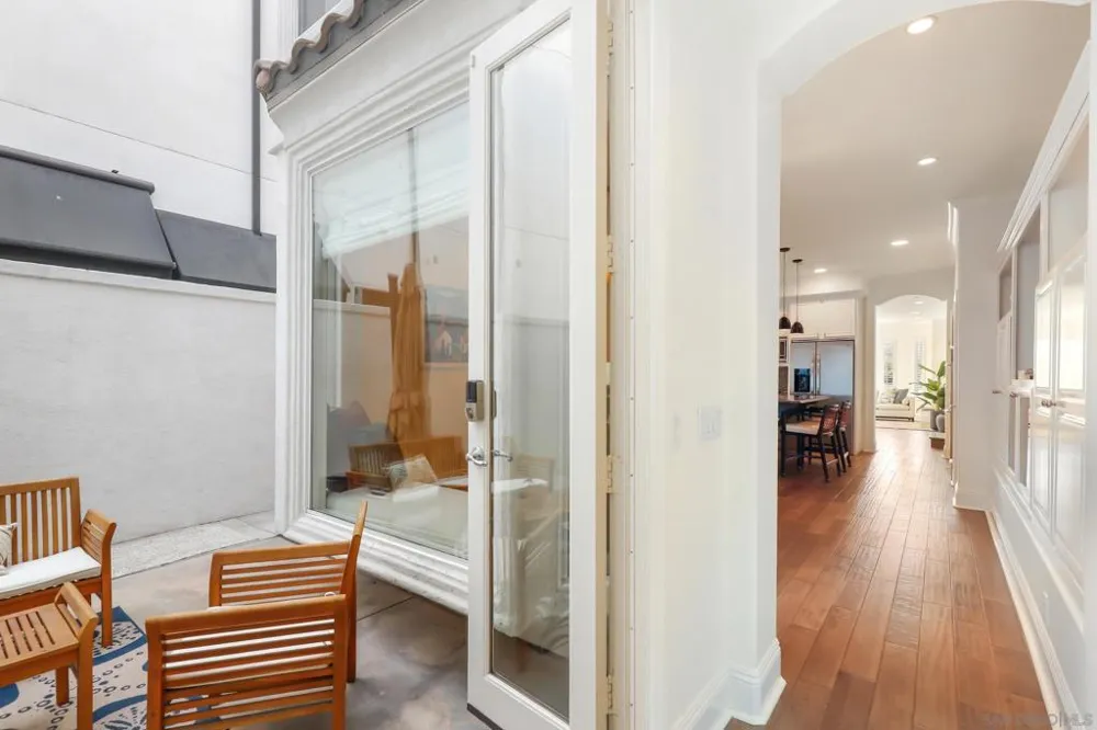 206 2Nd Huntington Beach, CA 92648