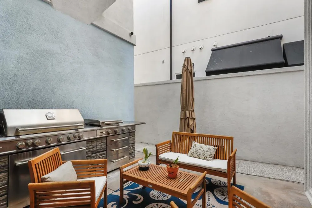 206 2Nd Huntington Beach, CA 92648