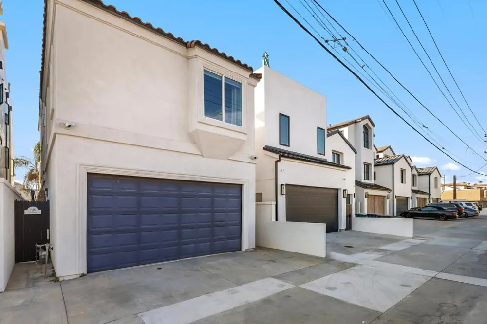 206 2Nd Huntington Beach, CA 92648