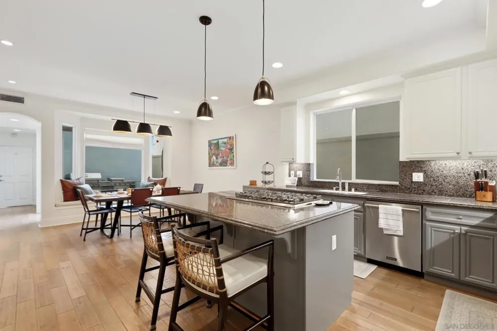 206 2Nd Huntington Beach, CA 92648