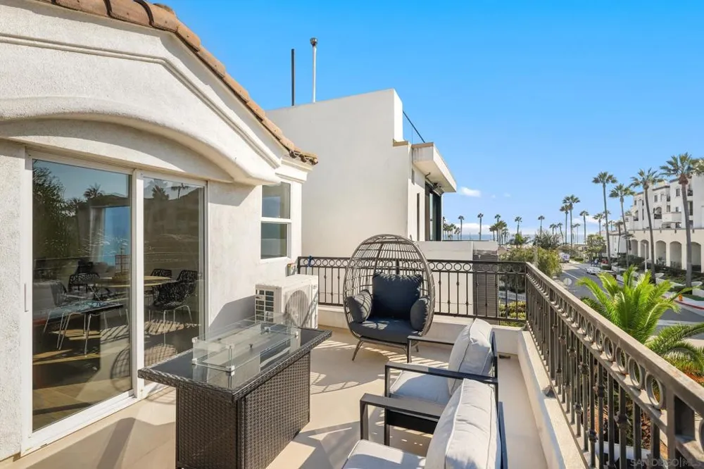206 2Nd Huntington Beach, CA 92648