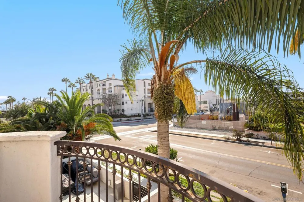 206 2Nd Huntington Beach, CA 92648