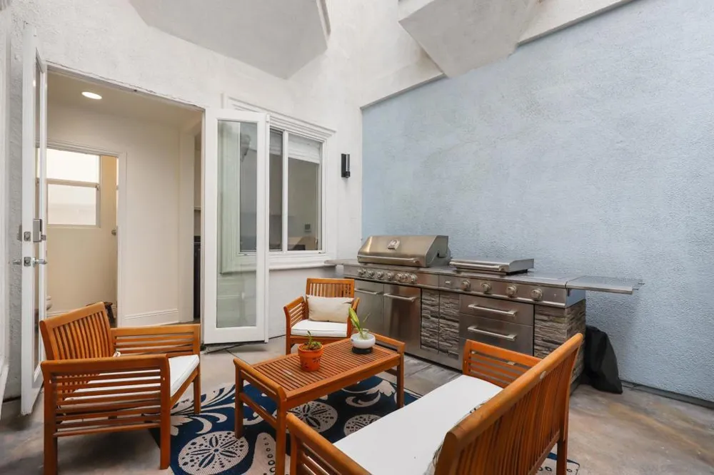 206 2Nd Huntington Beach, CA 92648