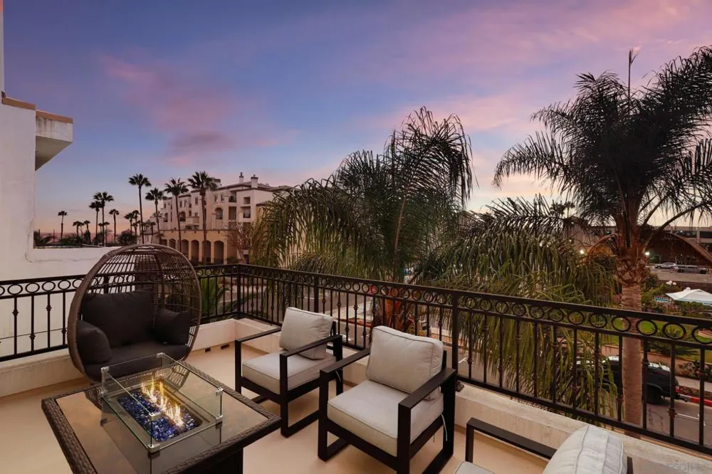 206 2Nd Huntington Beach, CA 92648