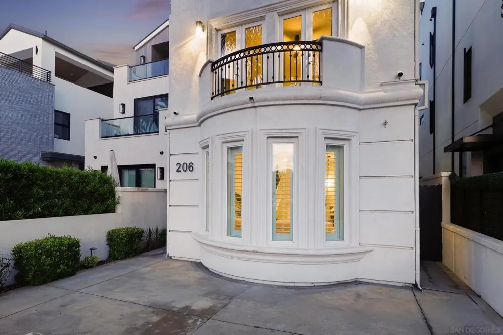 206 2Nd Huntington Beach, CA 92648