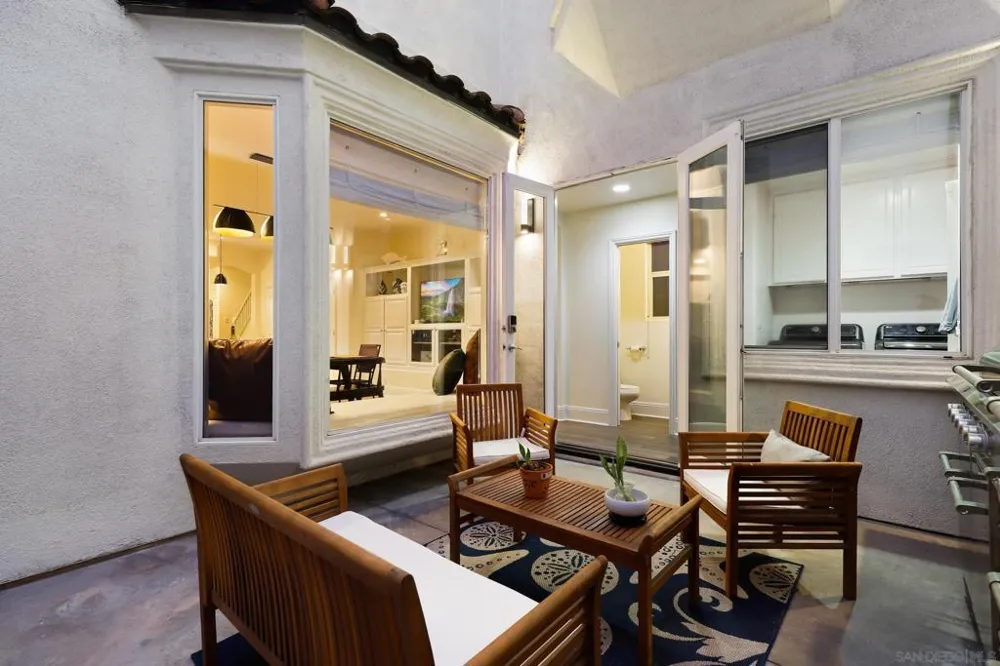 206 2Nd Huntington Beach, CA 92648