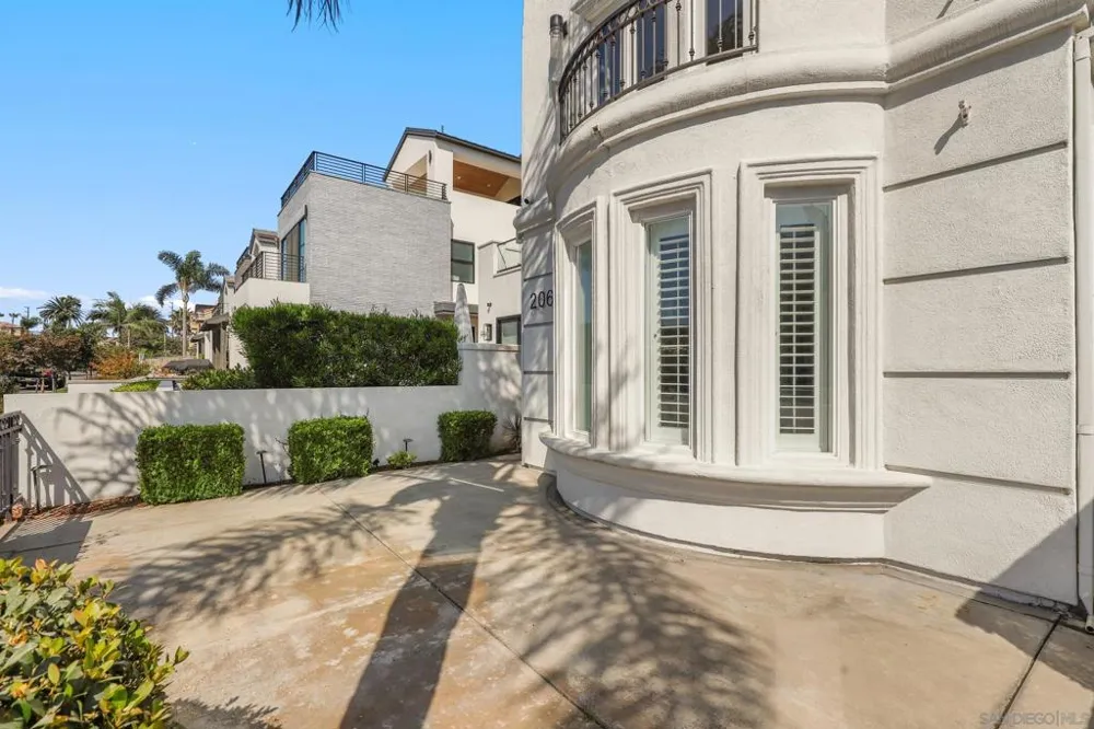 206 2Nd Huntington Beach, CA 92648