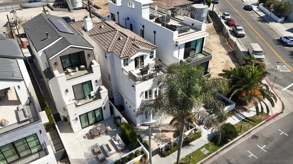 206 2Nd Huntington Beach, CA 92648