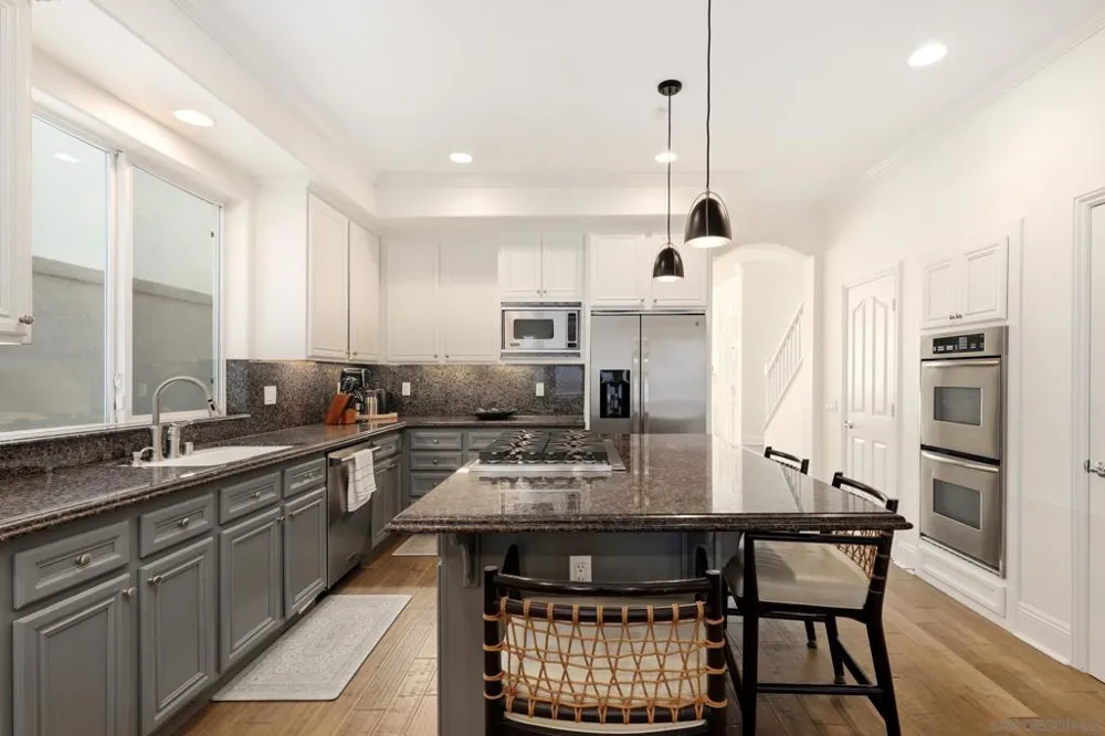 206 2Nd Huntington Beach, CA 92648