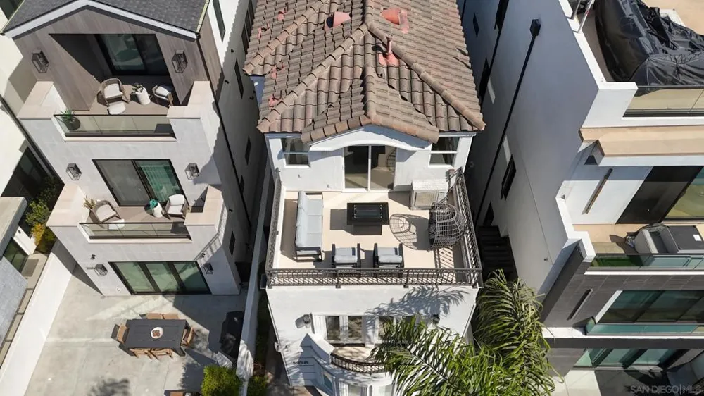 206 2Nd Huntington Beach, CA 92648