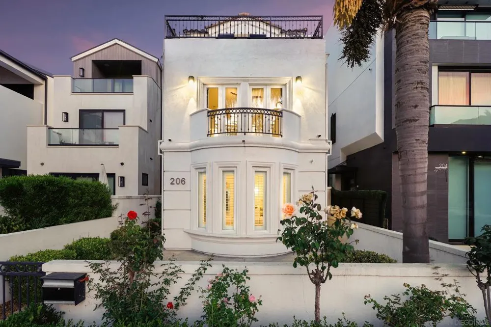 206 2Nd Huntington Beach, CA 92648