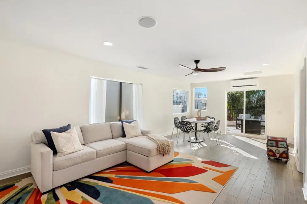 206 2Nd Huntington Beach, CA 92648