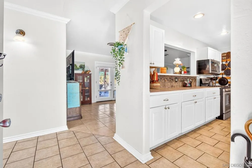 13422 Standish Dr Poway, CA 92064