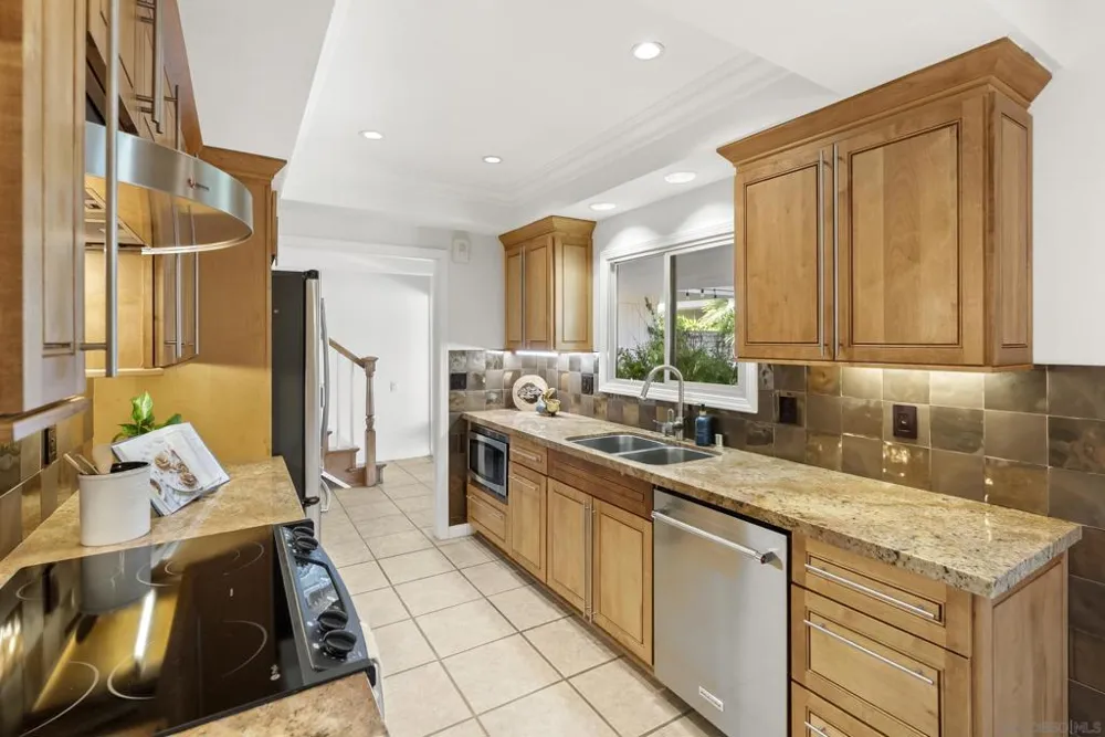 129 Cancha De Golf Rancho Santa Fe, CA 92091