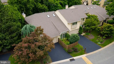 372 LINDEN DRIVE