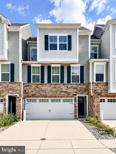 812 CANARY ISLAND COURT