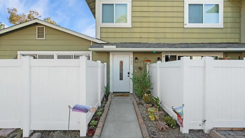 723 Paradise Cove Way Oceanside, CA 92058