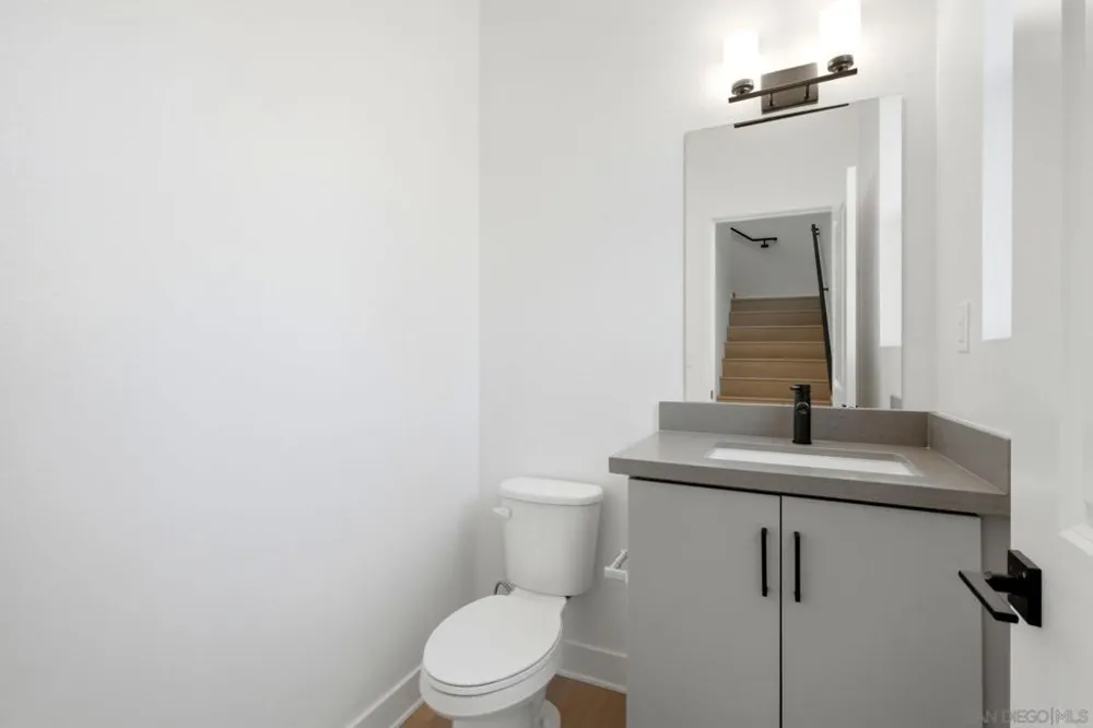 244 Pico Ave #5 San Marcos, CA 92069