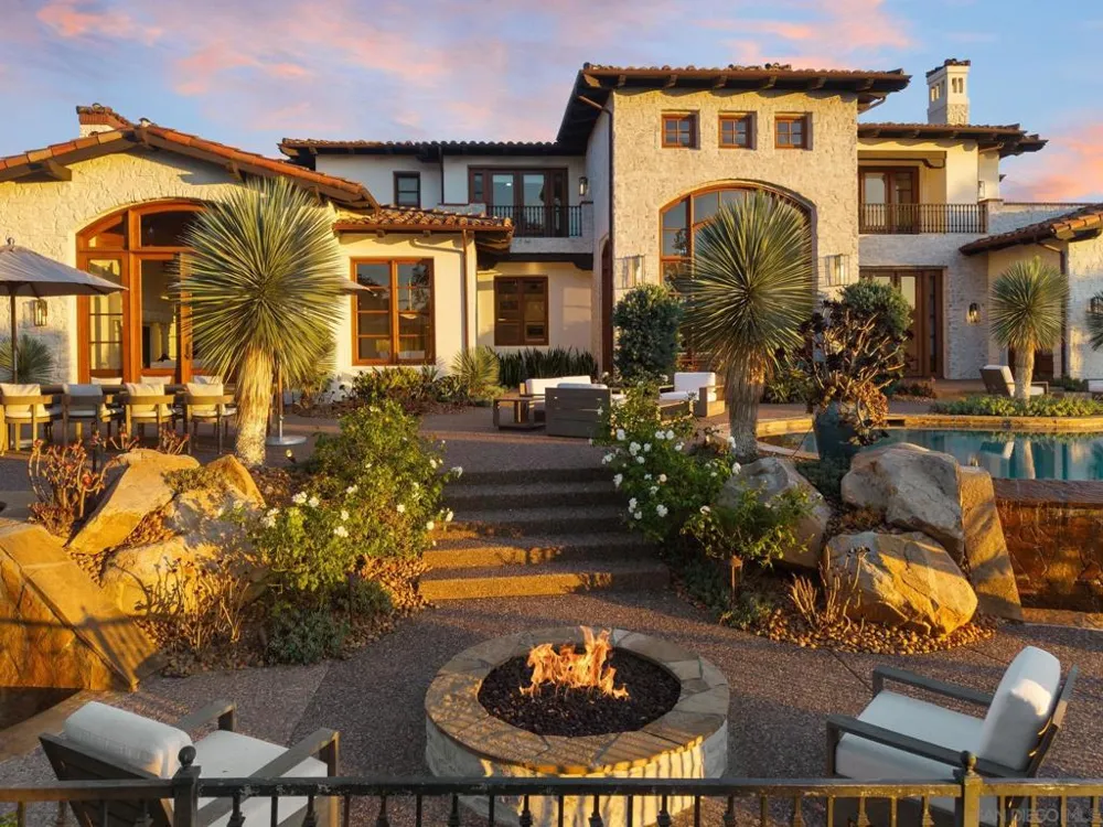 18446 Calle La Serra Rancho Santa Fe, CA 92091