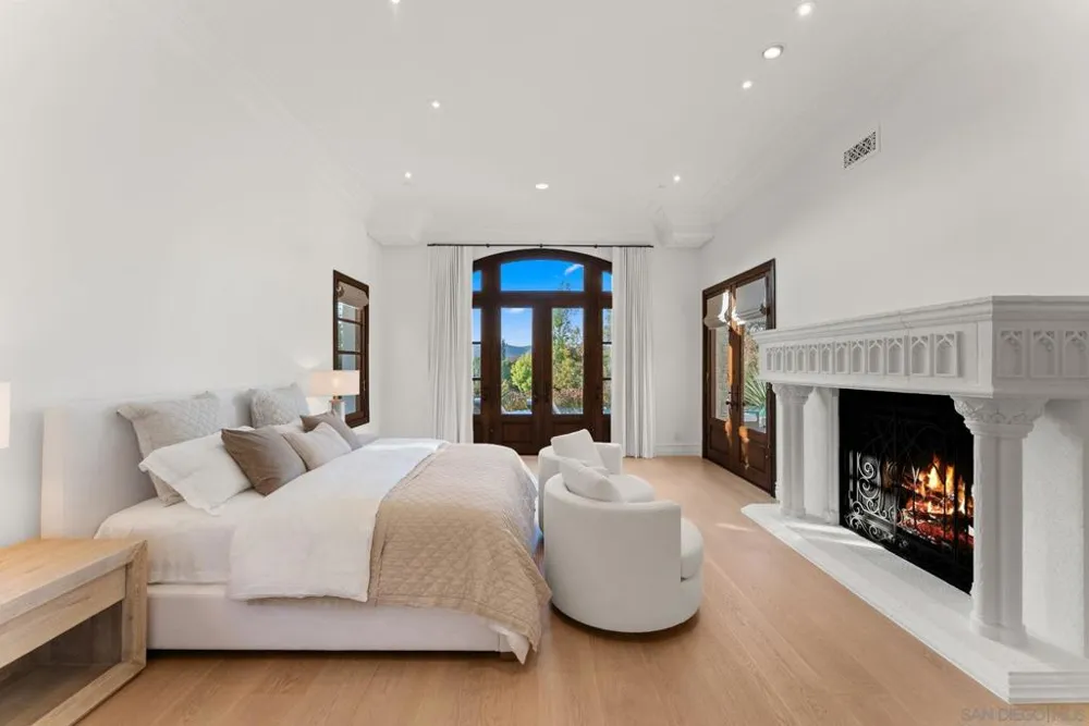 18446 Calle La Serra Rancho Santa Fe, CA 92091