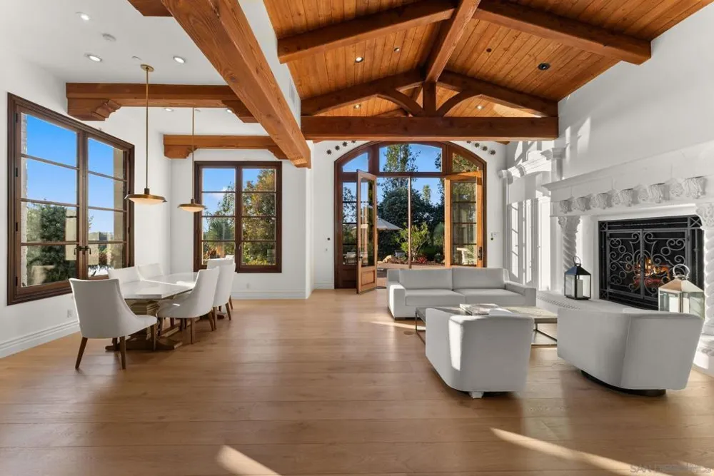 18446 Calle La Serra Rancho Santa Fe, CA 92091