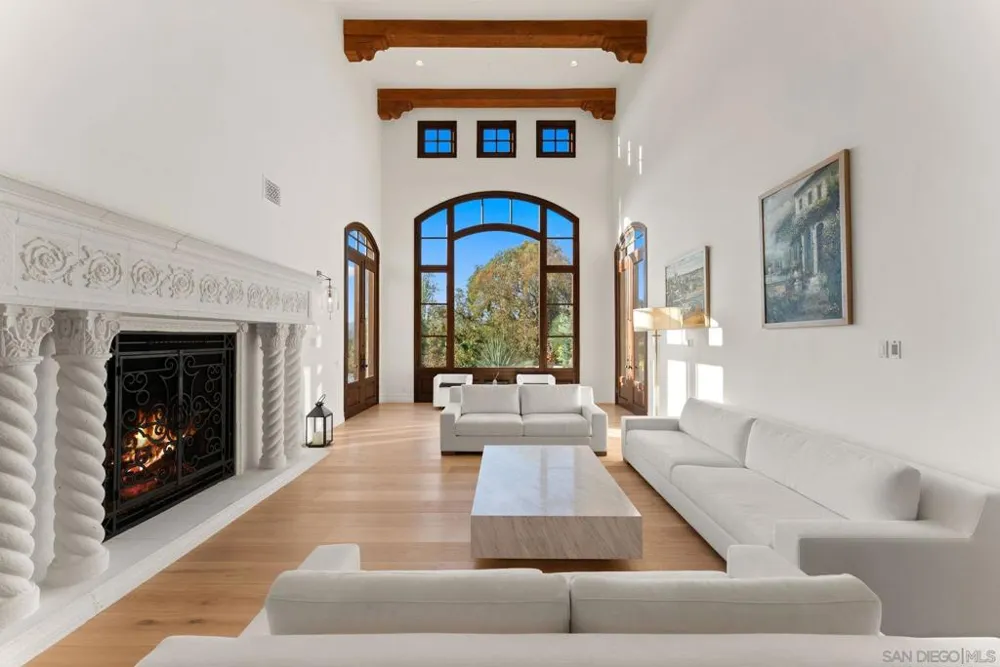 18446 Calle La Serra Rancho Santa Fe, CA 92091