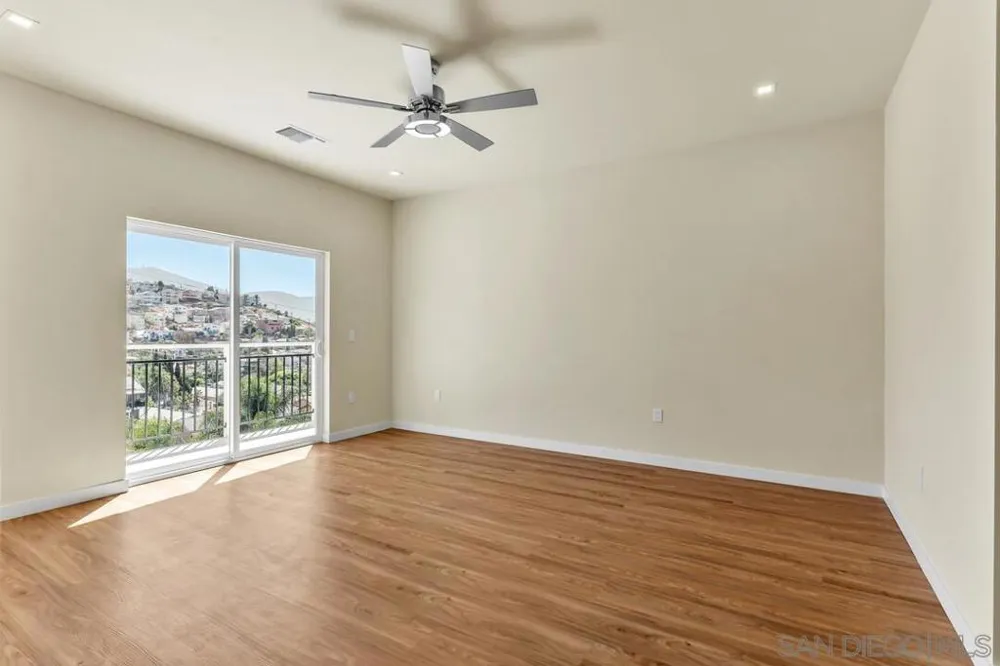 1302 La Presa Spring Valley, CA 91977