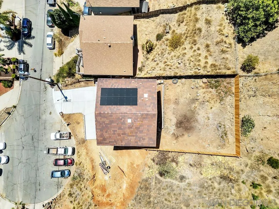 1302 La Presa Spring Valley, CA 91977
