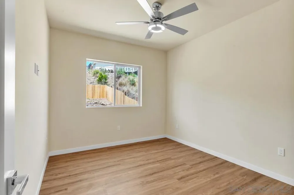 1302 La Presa Spring Valley, CA 91977