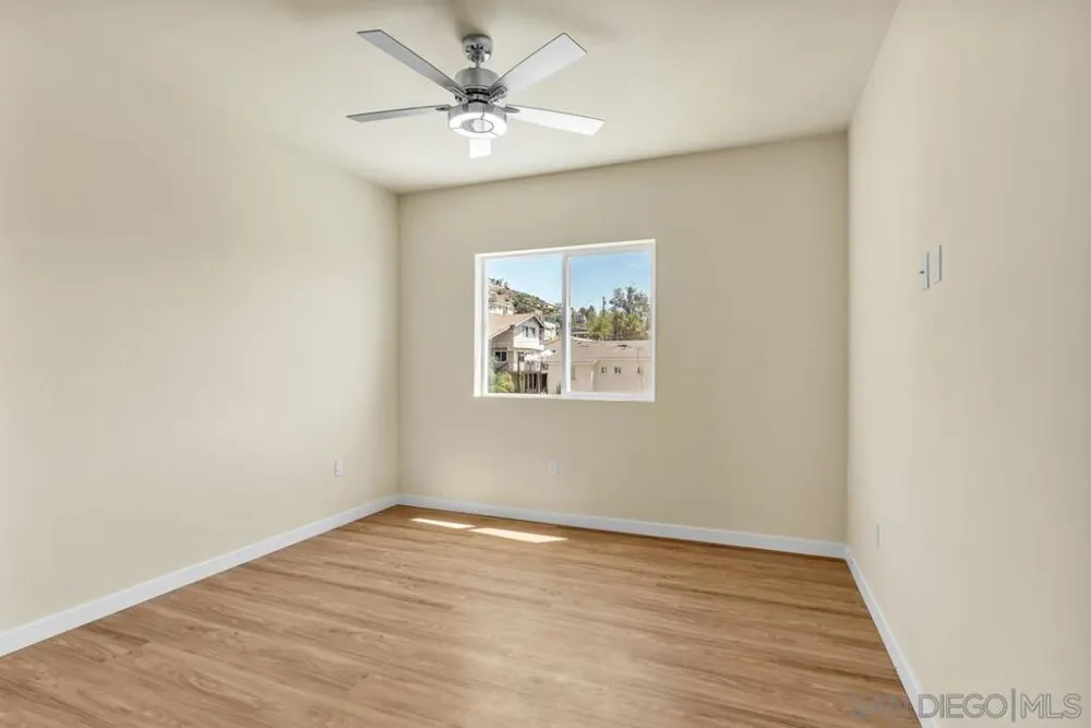 1302 La Presa Spring Valley, CA 91977
