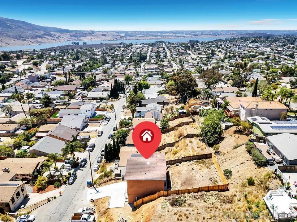 1302 La Presa Spring Valley, CA 91977