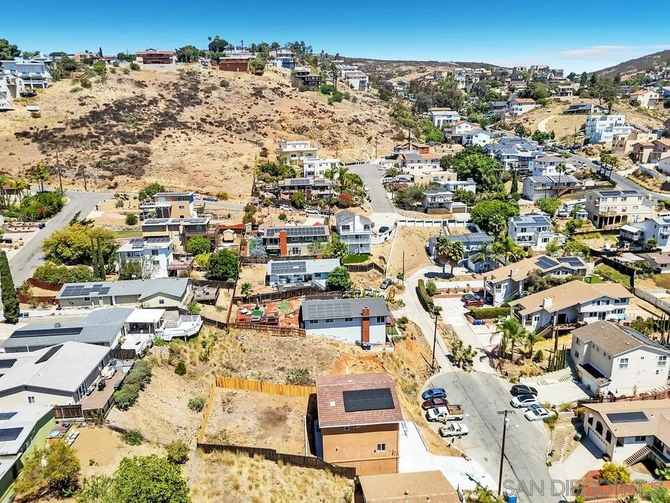 1302 La Presa Spring Valley, CA 91977
