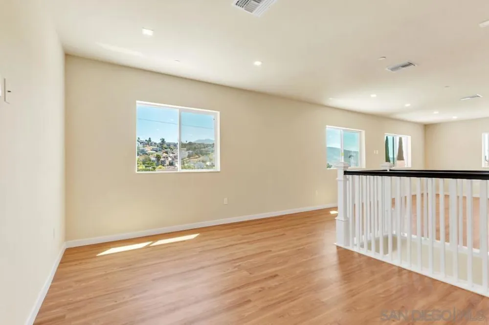 1302 La Presa Spring Valley, CA 91977